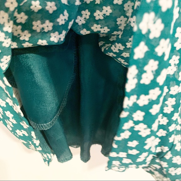 GREEN FLORAL ROMPER SIZE SMALL - Picture 4 of 6